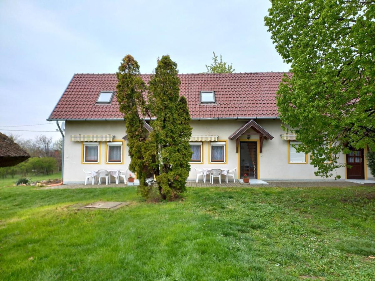 Helena Apartman Cserszegtomaj Exterior foto